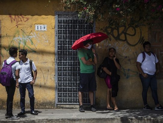 Malestar y temor en Nicaragua por la inacción del gobierno contra la pandemia