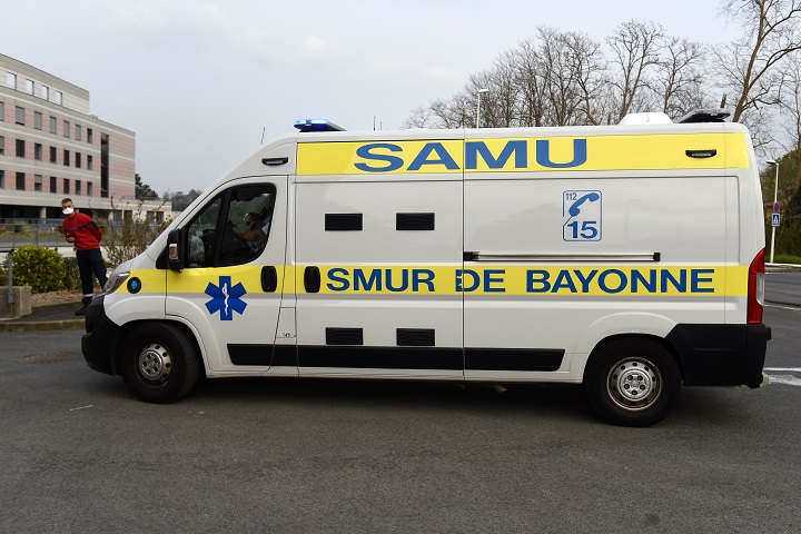 Chofer de autobús en muerte cerebral tras ser agredido por negar entrada a pasajeros sin mascarilla en Francia