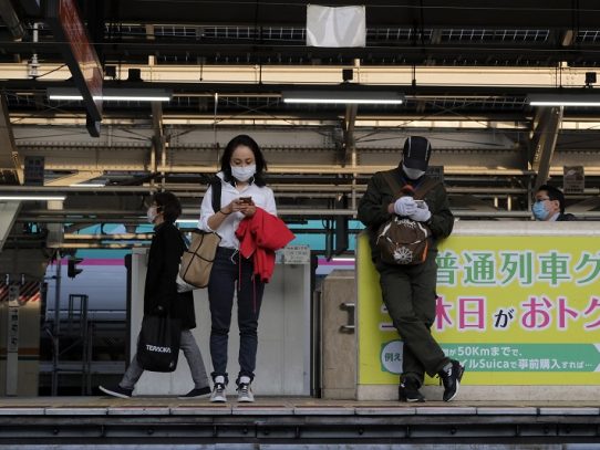Primer ministro japonés extiende el estado de emergencia por coronavirus a todo el país