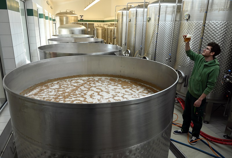 Escasez de cerveza, ajo o té muestra cómo el mundo sobrelleva el confinamiento