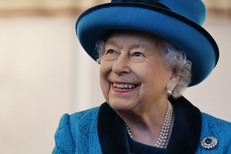 La reina Isabel II celebra su 94º cumpleaños en confinamiento y sin pompa