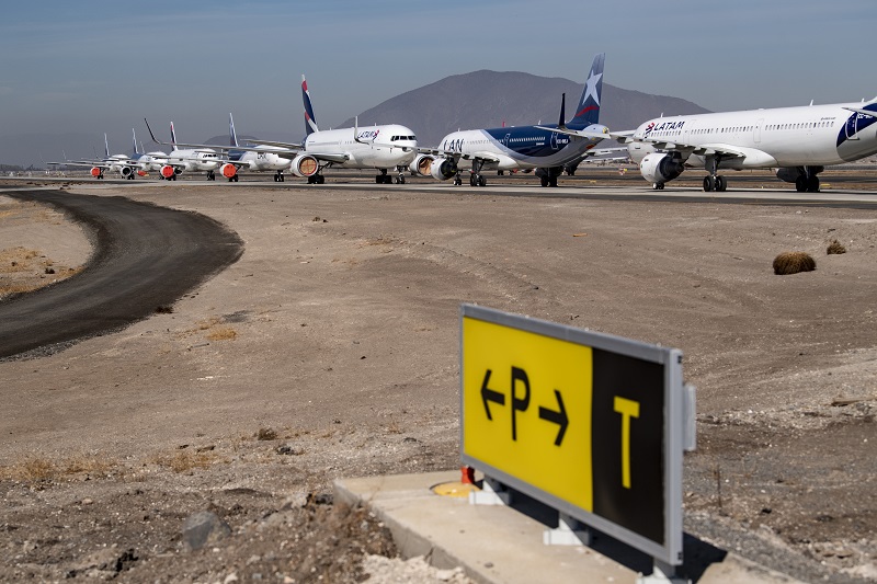 Chile evalúa salvataje a aerolínea LATAM tras declaración de quiebra
