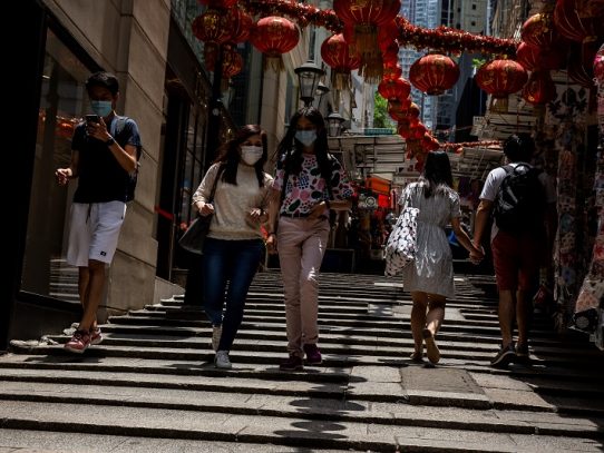 Hong Kong empieza a levantar las restricciones por el coronavirus