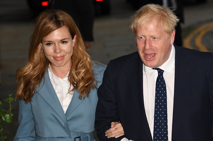 La pareja del primer ministro británico anuncia nombre de su bebé