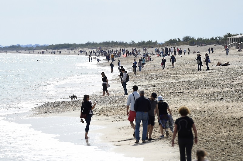 Francia vuelve a cerrar algunas playas al no respetarse normas de distanciamiento