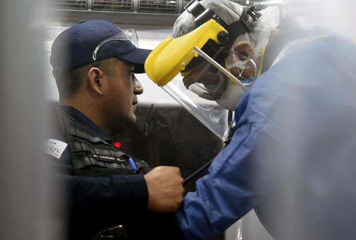 Paramédicos mexicanos, una carrera en ambulancia contra la muerte