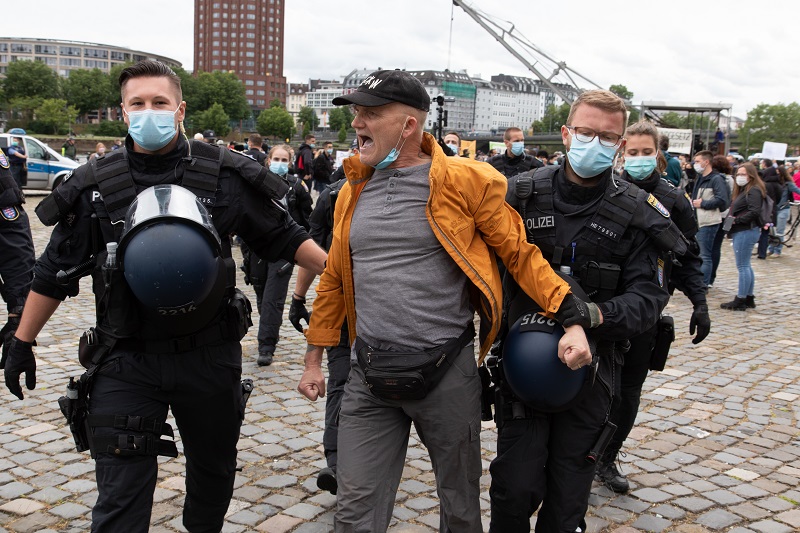 Nuevo sábado de protestas contra el confinamiento en Alemania