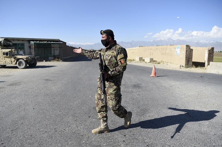 Talibanes proponen negociaciones con condiciones, mientras aumenta la violencia en Afganistán