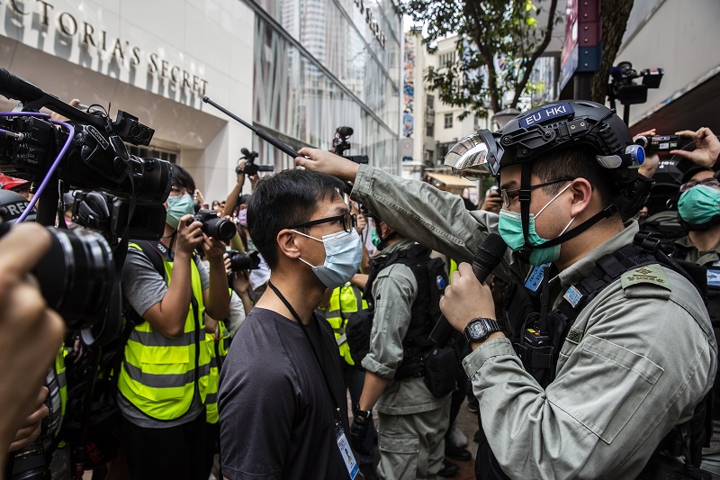Fuerte dispositivo policial impide manifestaciones en Hong Kong