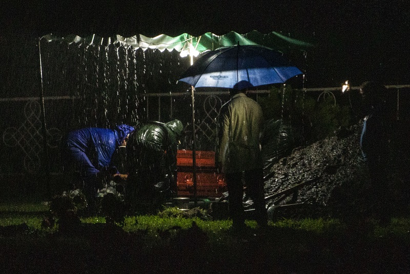 Nicaragua realiza decenas de "entierros exprés" por la noche, en plena pandemia