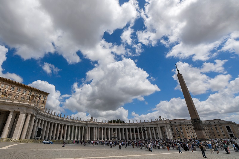 Vaticano confirma renovación de acuerdo histórico con China