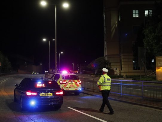 Policía británica investiga "incidente grave" en Reading; personas apuñaladas, según medios