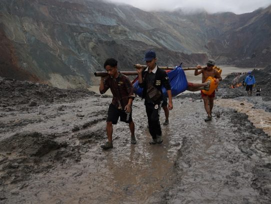 Más de 120 muertos en un deslizamiento de terreno en minas de jade en Birmania