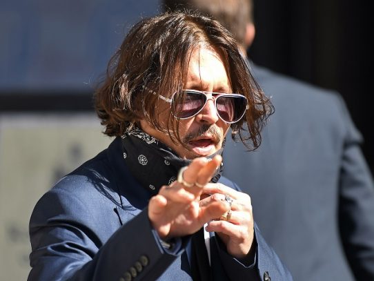 Johnny Depp sienta en el banquillo al diario británico The Sun por difamación