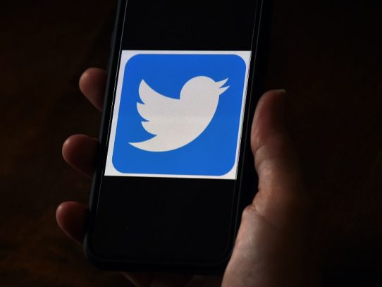 Twitter y Facebook dan batalla para reducir la manipulación electoral