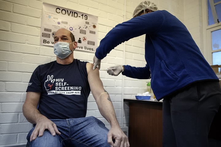 Dos proyectos de vacunas contra la covid-19 "producen respuesta inmunitaria"