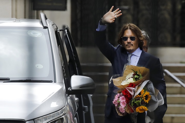 Defensa de tabloide arremete contra Johnny Depp en juicio que toca su fin en GB