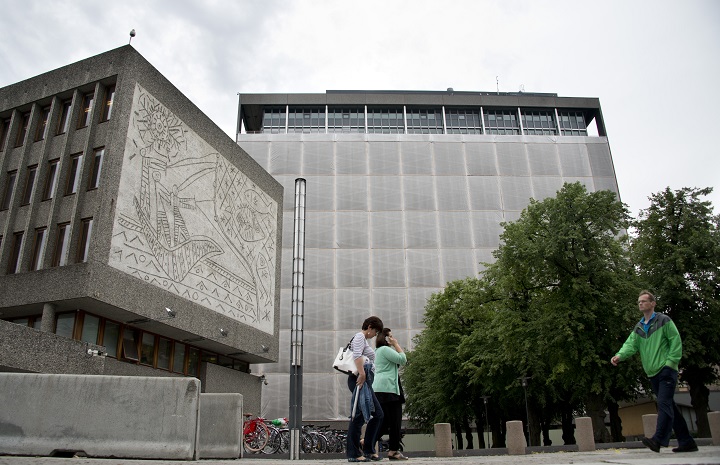 Sacan dos grabados murales de Picasso de un edificio de Oslo que debe ser demolido