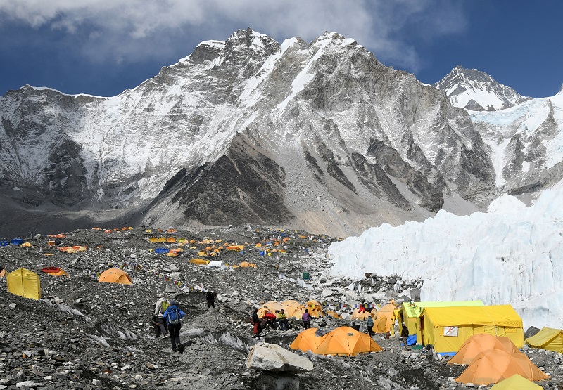 Una temporada poco común en el Everest debido a la pandemia y los ciclones