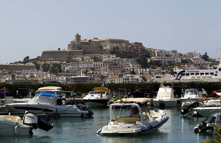 En Ibiza, la pandemia también es la gran aguafiestas