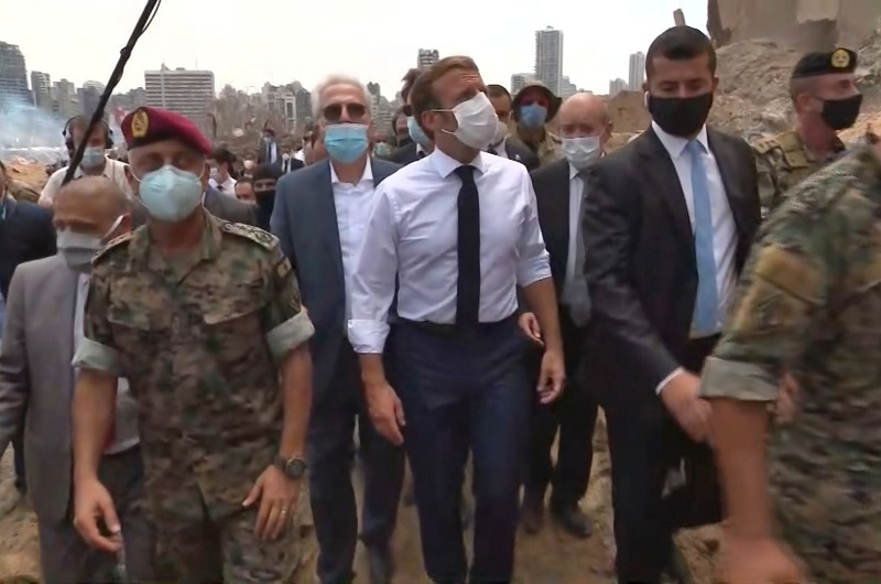 Líbano cuenta a sus muertos en medio del caos y recibe al presidente Macron