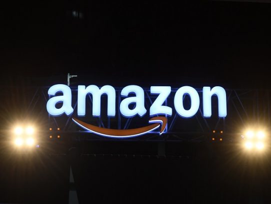 Amazon presenta nueva pulsera que promete medir la felicidad