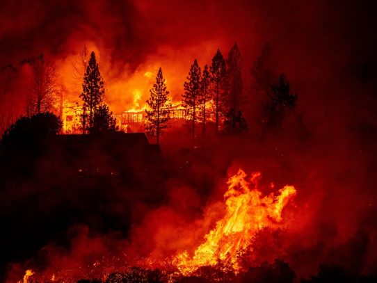 Incendios "sin precedentes" arrasan la costa oeste de EE.UU.