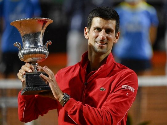 Djokovic logra su quinto título en Roma tras derrotar en la final al argentino Schwartzman