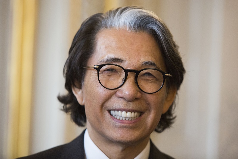 El diseñador japonés Kenzo fallece a los 81 años, debido al covid-19