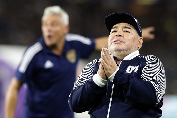 Murió Diego Maradona por paro cardíaco a los 60 años