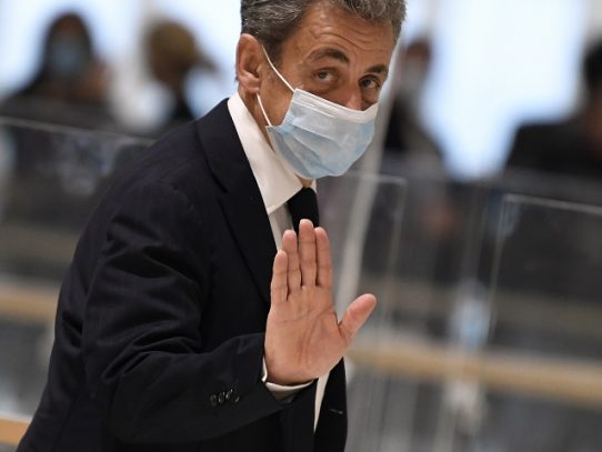 Arranca el juicio por corrupción contra expresidente francés Nicolas Sarkozy