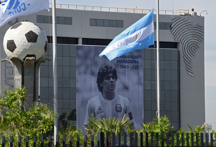 Justicia argentina investiga si hubo negligencia en la muerte de Maradona