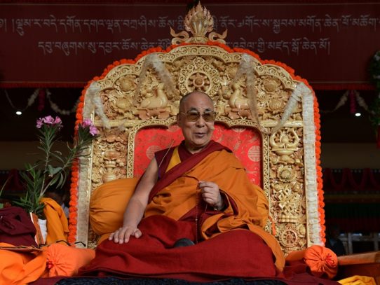 El dalái lama cumple en el exilio 80 años como líder espiritual del Tíbet