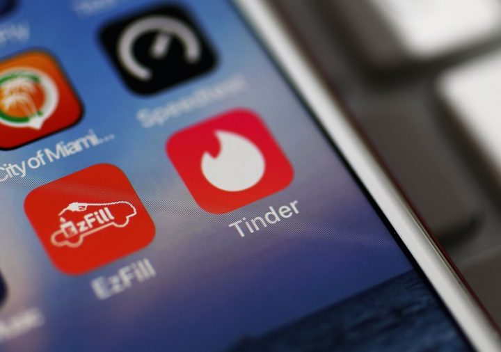 Aplicaciones Tinder y Grindr acusadas de vender datos personales