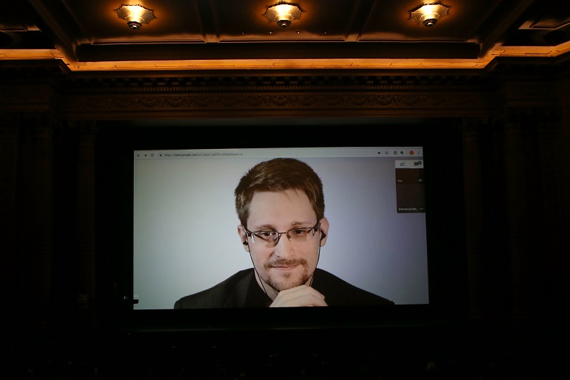 Edward Snowden dice que le "gustaría mucho" obtener asilo en Francia