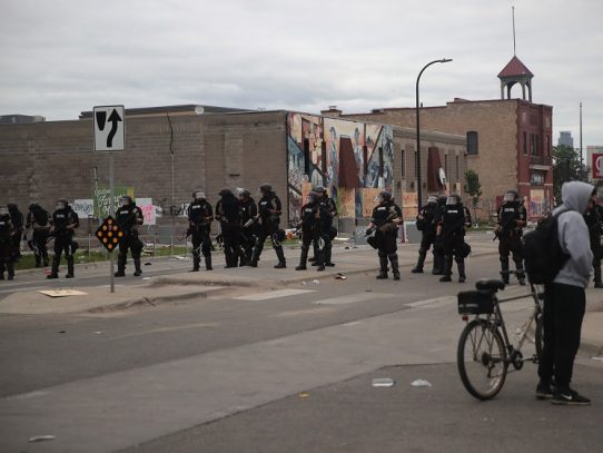 500 soldados de la Guardia Nacional desplegados tras disturbios en Minneapolis, EE.UU.