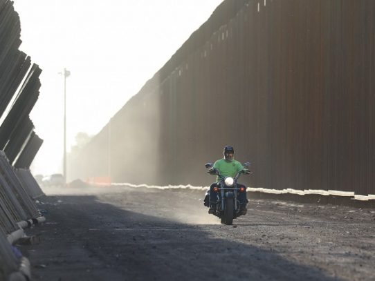 México plantea a EE.UU. mantener restricciones en la frontera hasta el 21 de septiembre