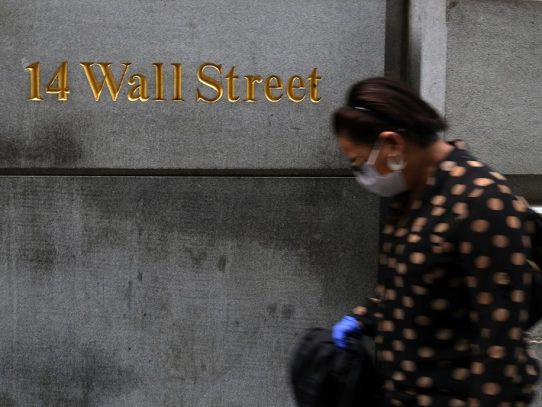 Wall Street cierra a la baja por temor a impacto de variante Delta de coronavirus