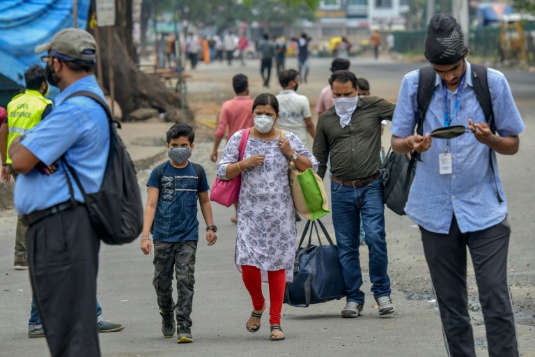 Aparición de una misteriosa enfermedad en una ciudad del sur de India