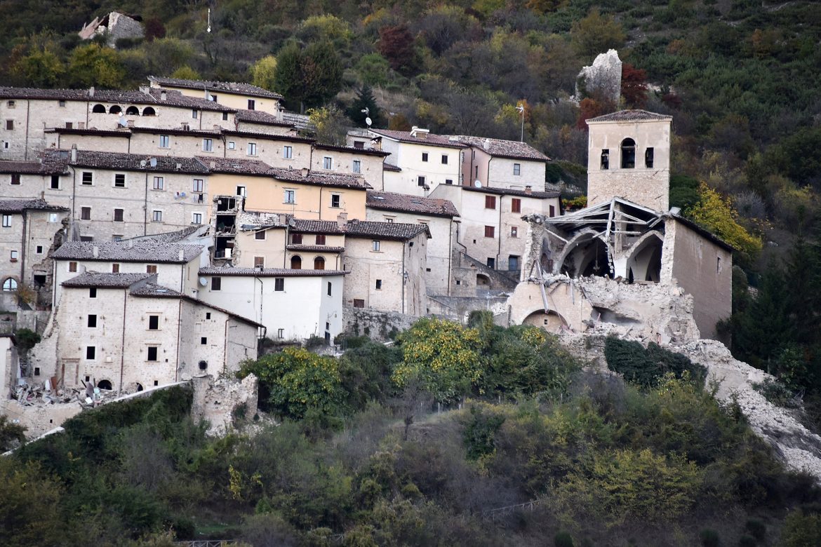 Nuevo sismo sacude Italia, edificios se desploman pero sin muertes