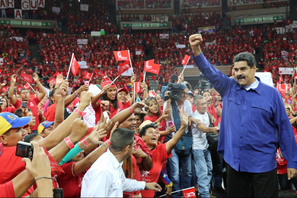 Aprobación del presidente Maduro cae a su nivel más bajo