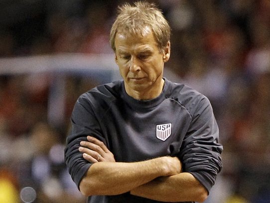 Federación de fútbol de EEUU despide a Klinsmann tras derrotas en eliminatoria
