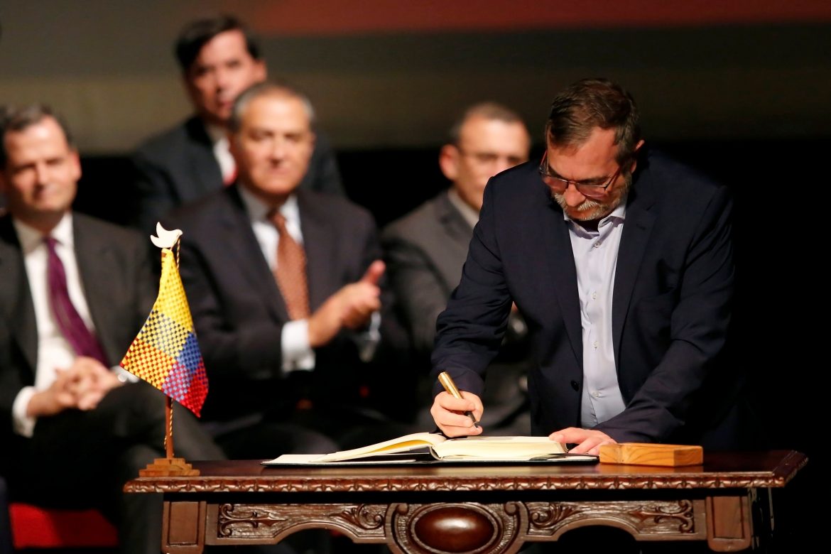 FARC anuncian respaldo a candidato presidencial que consolide acuerdo de paz