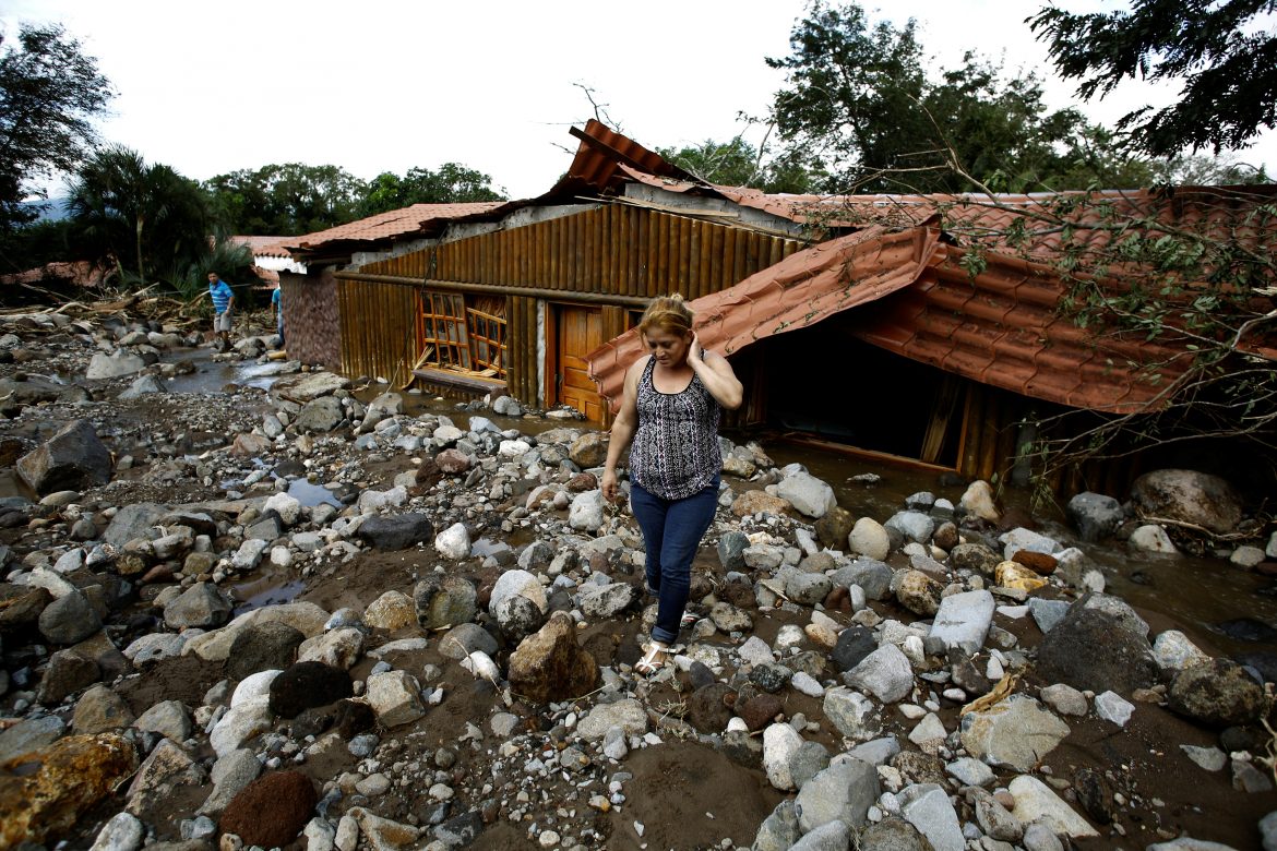 Huracán Otto deja al menos 9 muertos tras su paso por Costa Rica