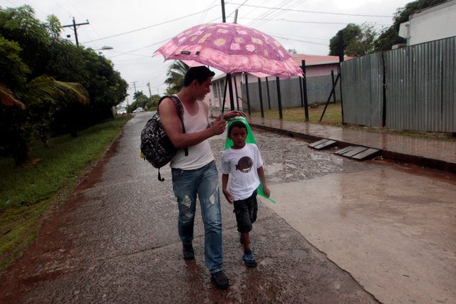 Huracán Otto toca tierra en el sur de Nicaragua