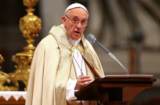 Papa pide a argentinos defender la vida en medio de debate por aborto
