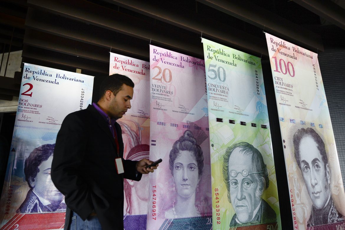 Venezuela lanza billetes de mayor valor pero mantiene silencio sobre inflación