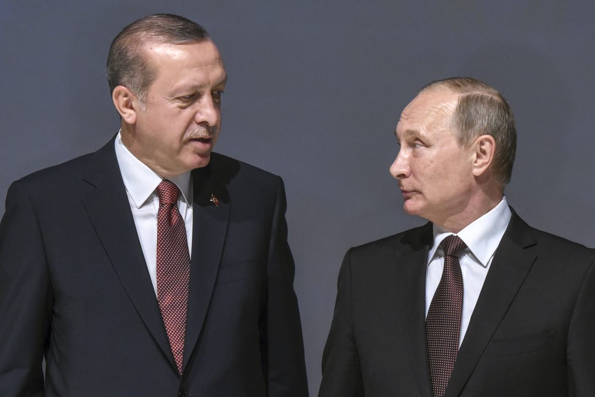 Erdogan se comunica con Putin para informarle sobre asesinato de embajador ruso