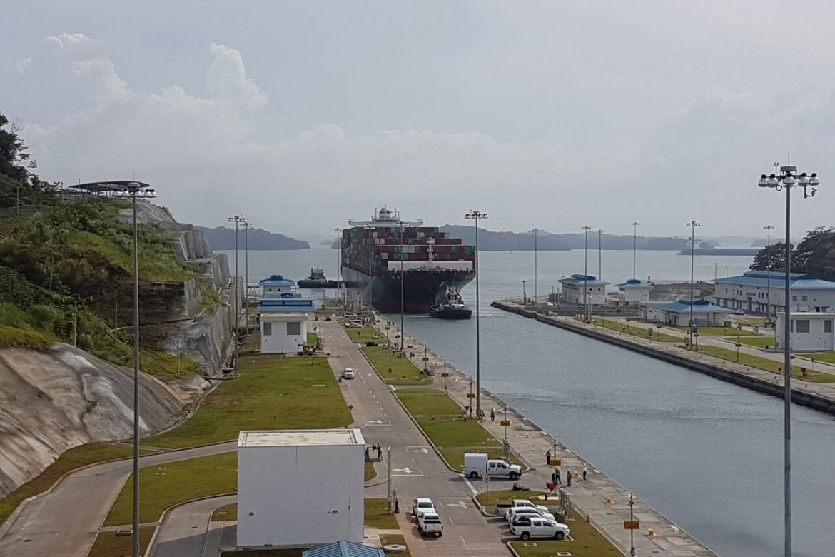 Canal de Panamá bate récord de tonelaje tras un año de la ampliación