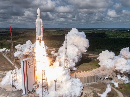 Ponen en órbita desde Rusia 73 satélites en un solo lanzamiento